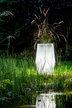 Biała donica ogrodowa Bari z oświetleniem (2)